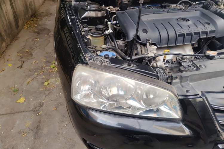 Used Hyundai Elantra 2011 1.6L Manual Comfort Version Right Front Headlight
