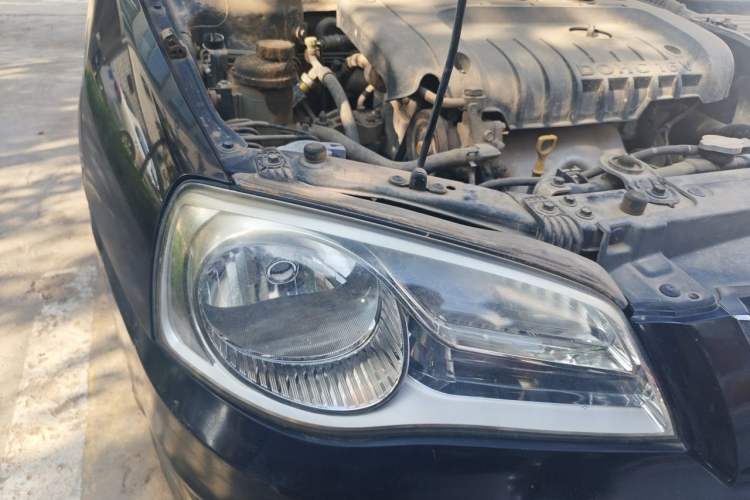 Used Hyundai Elantra 2011 1.6L Manual Comfort Version Right Front Headlight