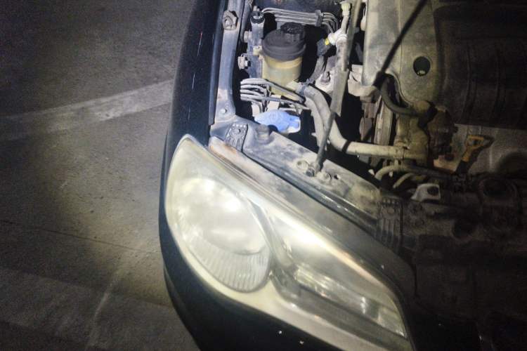 Used Hyundai Elantra 2011 1.6L Manual Comfort Version Right Front Headlight