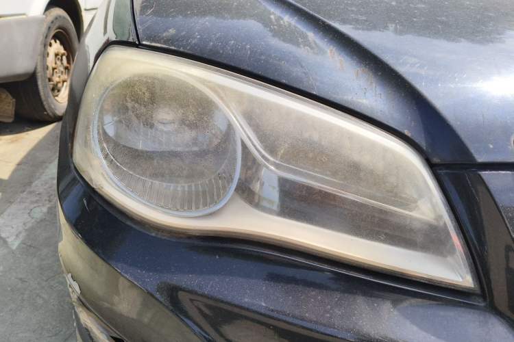 Used Hyundai Elantra 2011 1.6L Manual Comfort Version Right Front Headlight