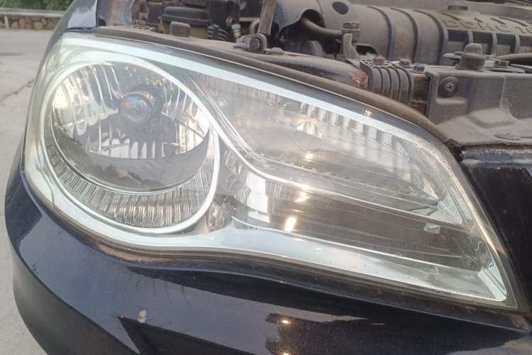 Used Hyundai Elantra 2011 1.6L Automatic Comfort Edition Right Front Headlight