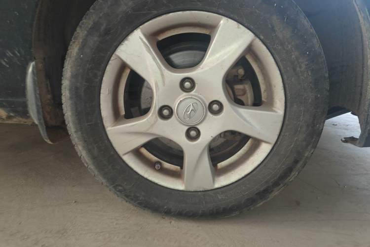 Used Hyundai Elantra 2011 1.6L Manual Comfort Version Right Front Wheel Hub