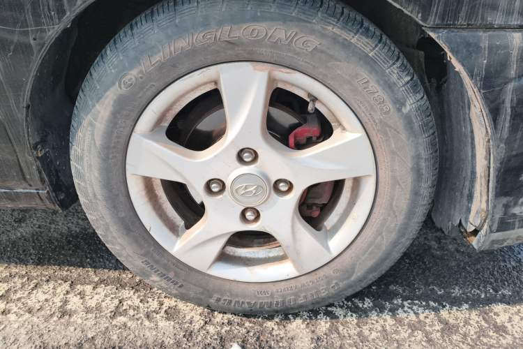 Used Hyundai Elantra 2011 1.6L Manual Comfort Version Right Front Wheel Hub