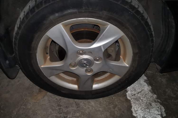 Used Hyundai Elantra 2011 1.6L Automatic Comfort Edition Right Front Wheel Hub