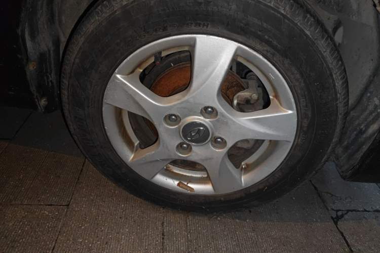 Used Hyundai Elantra 2011 1.6L Manual Comfort Version Right Front Wheel Hub
