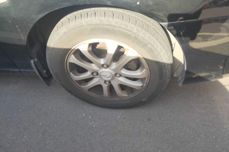 Used Hyundai Elantra 2011 1.6L Manual Comfort Version Right Front Wheel Hub