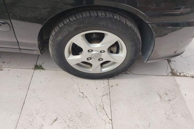 Used Hyundai Elantra 2011 1.6L Manual Comfort Version Right Front Wheel Hub