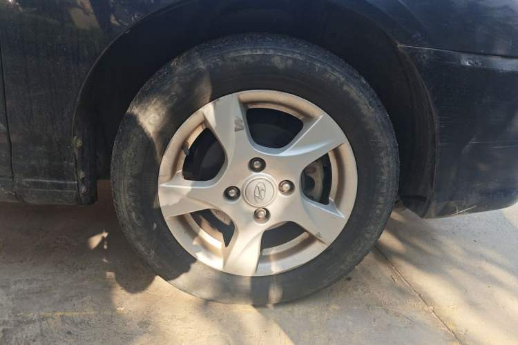Used Hyundai Elantra 2011 1.6L Manual Comfort Version Right Front Wheel Hub