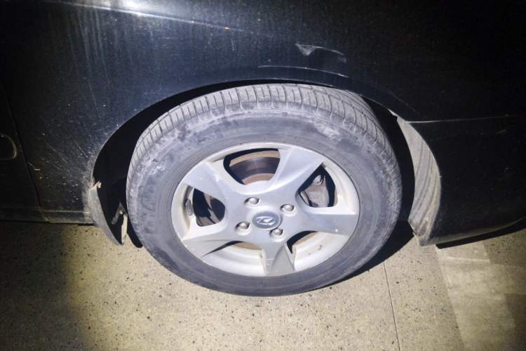 Used Hyundai Elantra 2011 1.6L Manual Comfort Version Right Front Wheel Hub