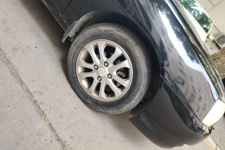 Used Hyundai Elantra 2011 1.6L Manual Comfort Version Right Front Wheel Hub