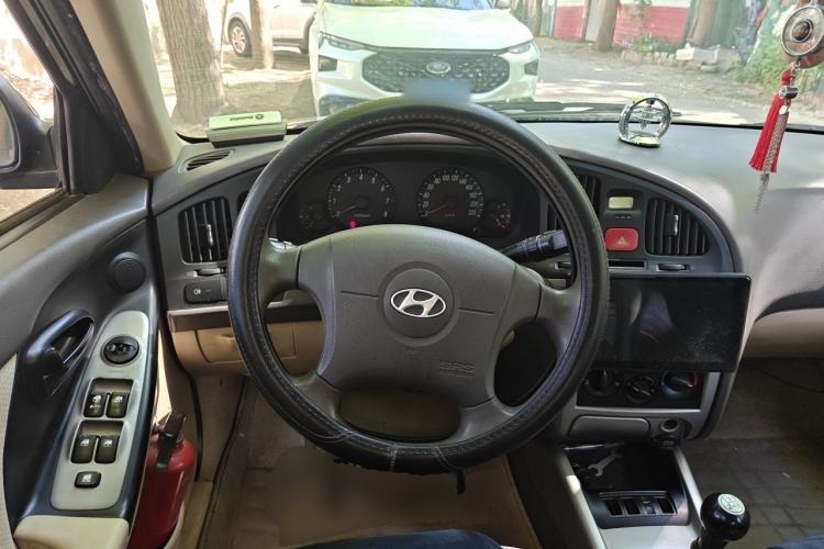 Used Hyundai Elantra 2011 1.6L Manual Comfort Version Steering Wheel