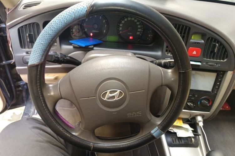 Used Hyundai Elantra 2011 1.6L Manual Comfort Version Steering Wheel