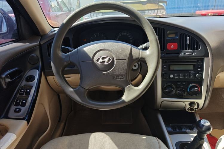 Used Hyundai Elantra 2011 1.6L Manual Comfort Version Steering Wheel