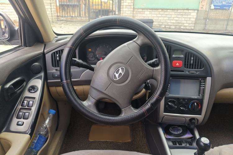 Used Hyundai Elantra 2011 1.6L Manual Comfort Version Steering Wheel