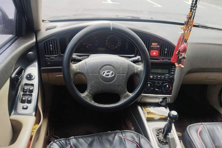 Used Hyundai Elantra 2011 1.6L Manual Comfort Version Steering Wheel