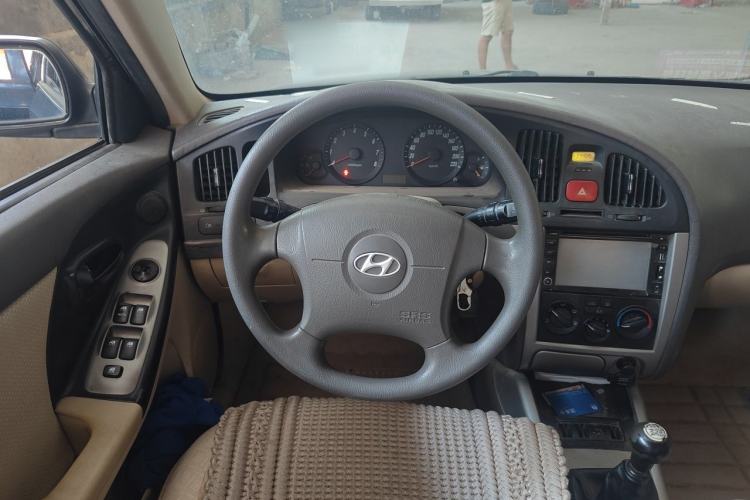Used Hyundai Elantra 2011 1.6L Manual Comfort Version Steering Wheel