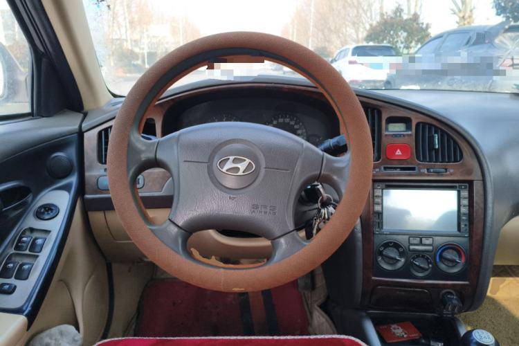 Used Hyundai Elantra 2011 1.6L Manual Comfort Version Steering Wheel