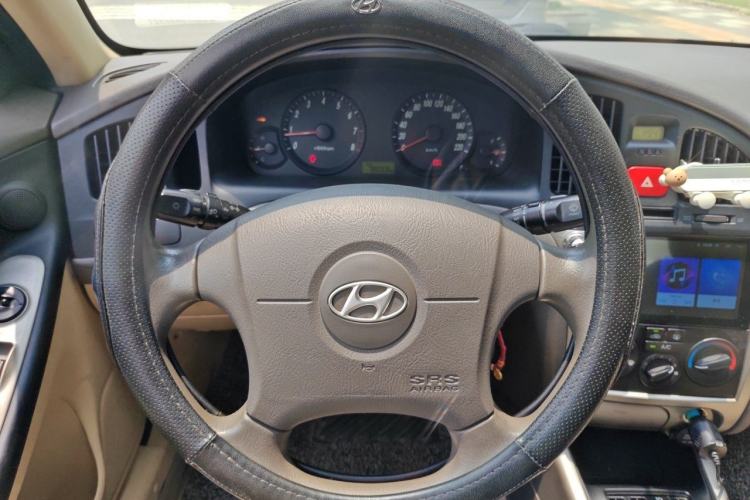 Used Hyundai Elantra 2011 1.6L Manual Comfort Version Steering Wheel