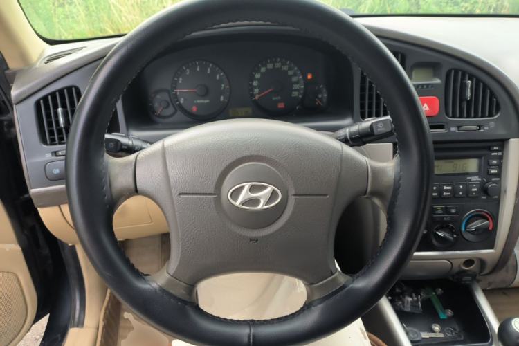 Used Hyundai Elantra 2011 1.6L Manual Comfort Version Steering Wheel