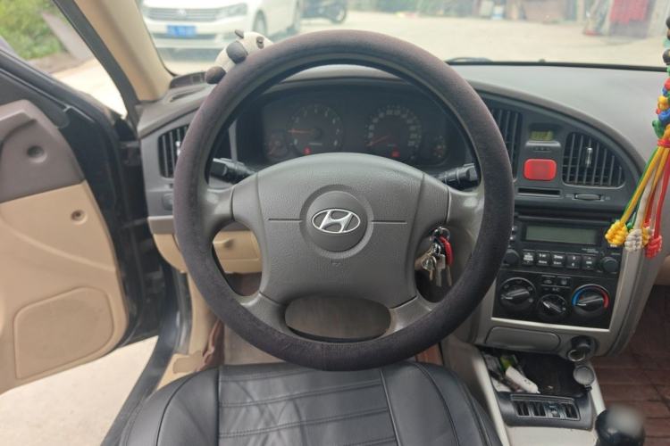 Used Hyundai Elantra 2011 1.6L Manual Comfort Version Steering Wheel