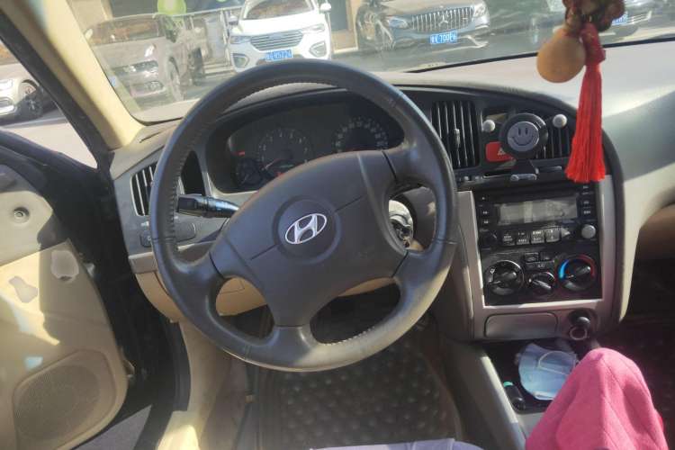 Used Hyundai Elantra 2011 1.6L Manual Comfort Version Steering Wheel