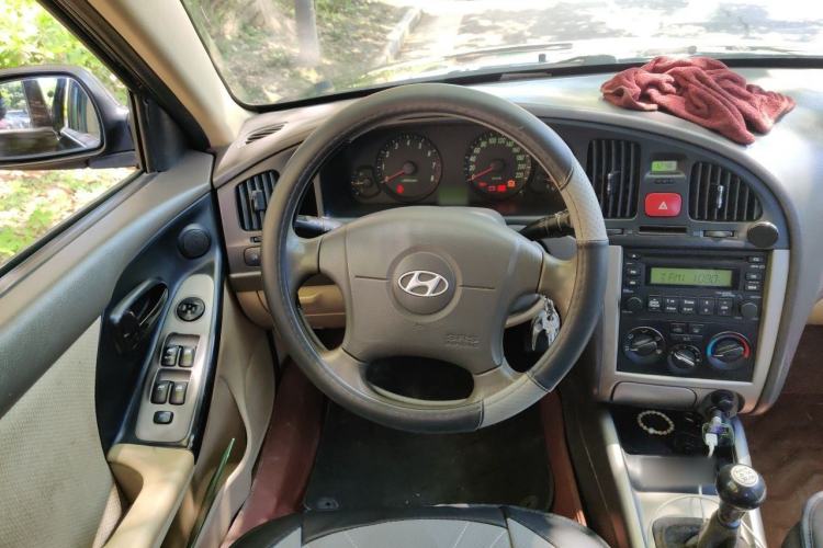Used Hyundai Elantra 2011 1.6L Manual Comfort Version Steering Wheel