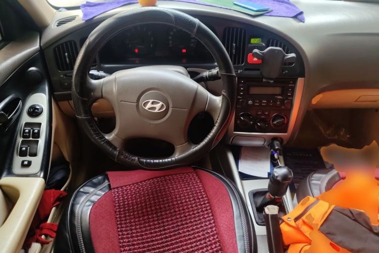 Used Hyundai Elantra 2011 1.6L Manual Comfort Version Steering Wheel