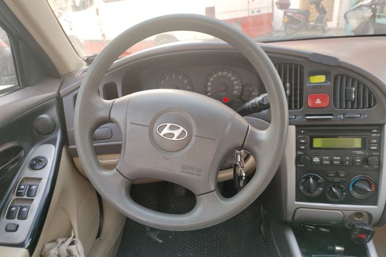 Used Hyundai Elantra 2011 1.6L Manual Comfort Version Steering Wheel