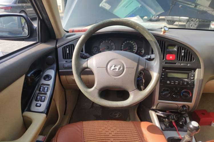 Used Hyundai Elantra 2011 1.6L Manual Comfort Version Steering Wheel
