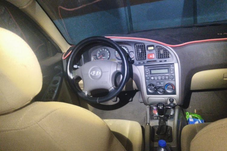 Used Hyundai Elantra 2011 1.6L Manual Comfort Version Steering Wheel