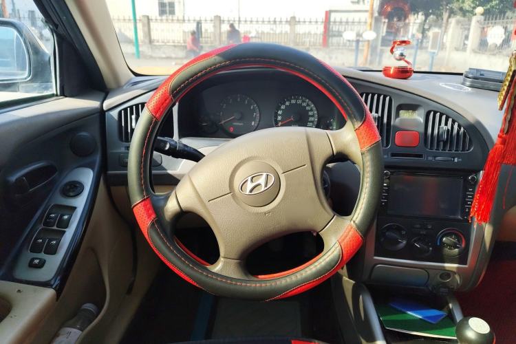 Used Hyundai Elantra 2011 1.6L Manual Comfort Version Steering Wheel