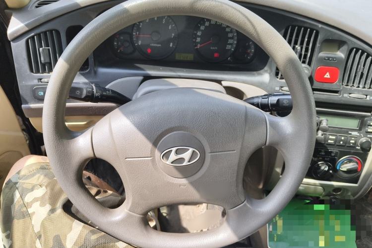 Used Hyundai Elantra 2011 1.6L Manual Comfort Version Steering Wheel
