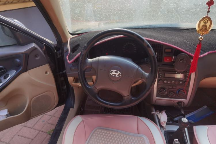 Used Hyundai Elantra 2011 1.6L Manual Comfort Version Steering Wheel