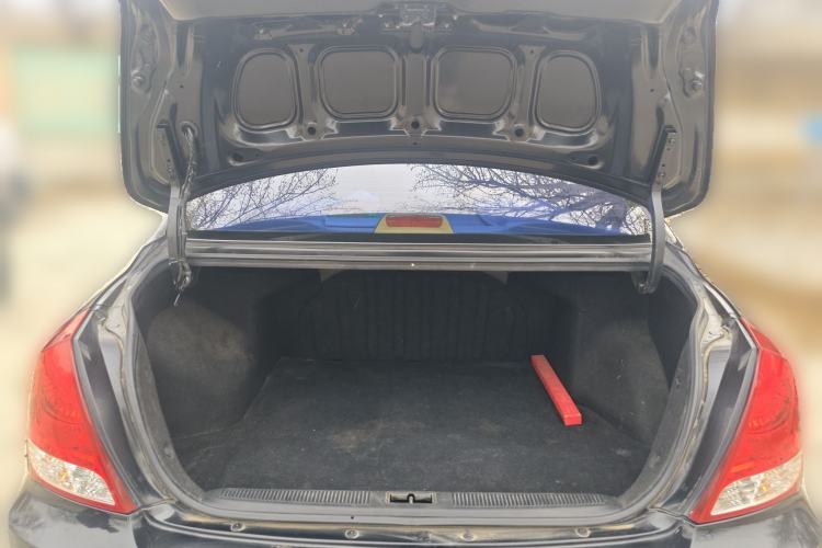 Used Hyundai Elantra 2011 1.6L Manual Comfort Version Trunk
