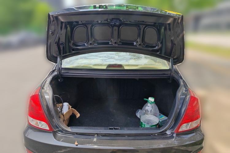 Used Hyundai Elantra 2011 1.6L Manual Comfort Version Trunk