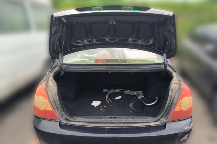 Used Hyundai Elantra 2011 1.6L Manual Comfort Version Trunk