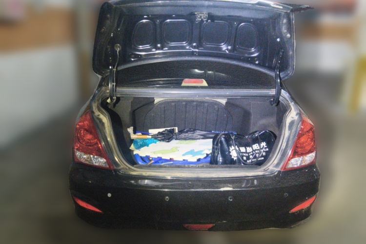 Used Hyundai Elantra 2011 1.6L Manual Comfort Version Trunk