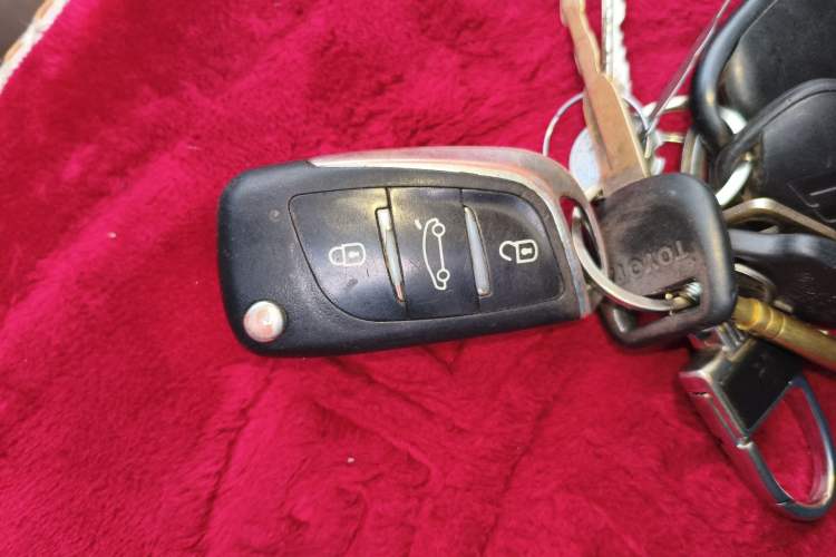 Used Hyundai Elantra 2011 1.6L Manual Comfort Version Vehicle Key