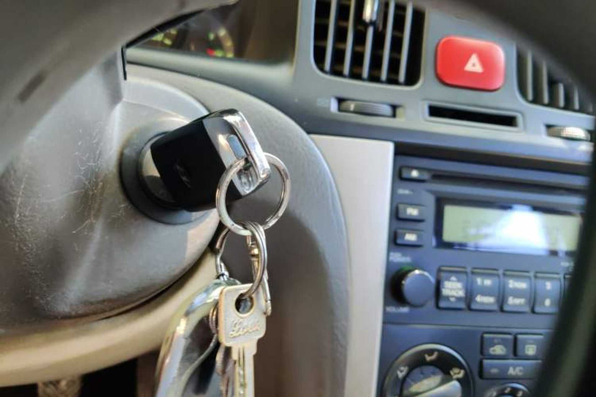 Used Hyundai Elantra 2011 1.6L Manual Comfort Version Vehicle Key