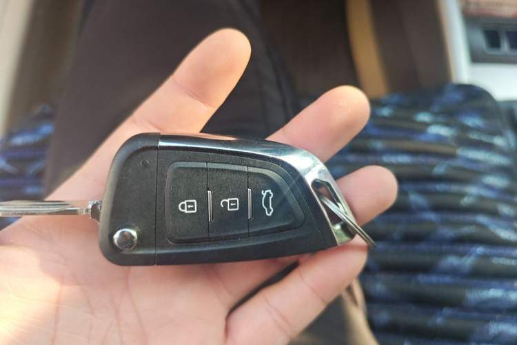 Used Hyundai Elantra 2011 1.6L Manual Comfort Version Vehicle Key