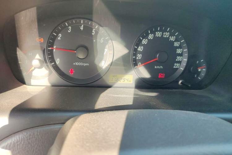 Used Hyundai Elantra 2011 1.6L Manual Comfort Version Odometer Close Up