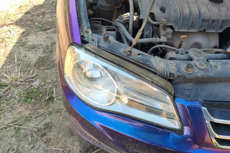 Used Hyundai Elantra 2011 1.6L Manual Comfort Version Right Front Headlight