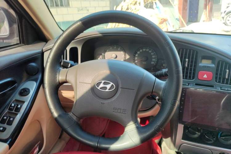 Used Hyundai Elantra 2011 1.6L Manual Comfort Version Steering Wheel