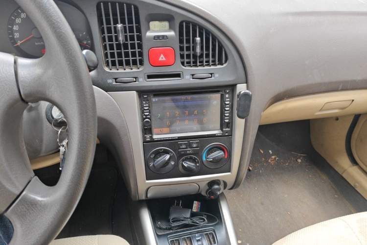 Used Hyundai Elantra 2011 1.6L Manual Comfort Version Audio And AC Panel