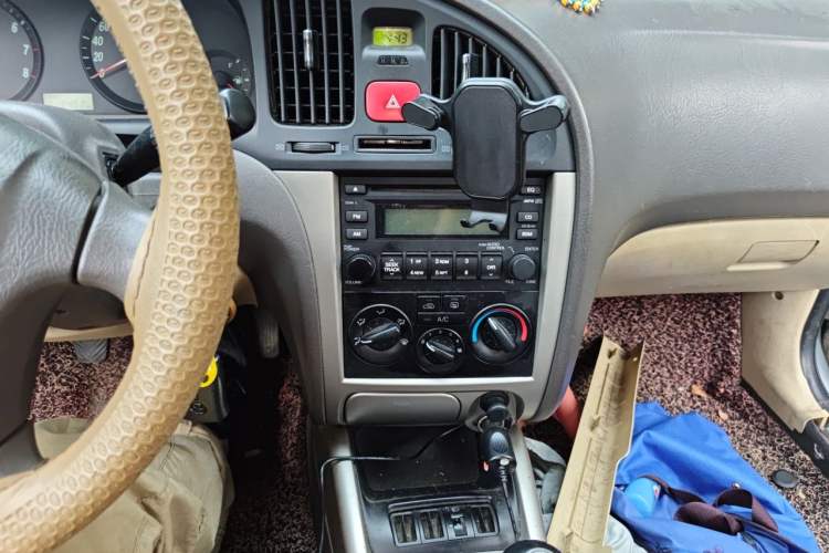 Used Hyundai Elantra 2011 1.6L Manual Comfort Version Audio And AC Panel