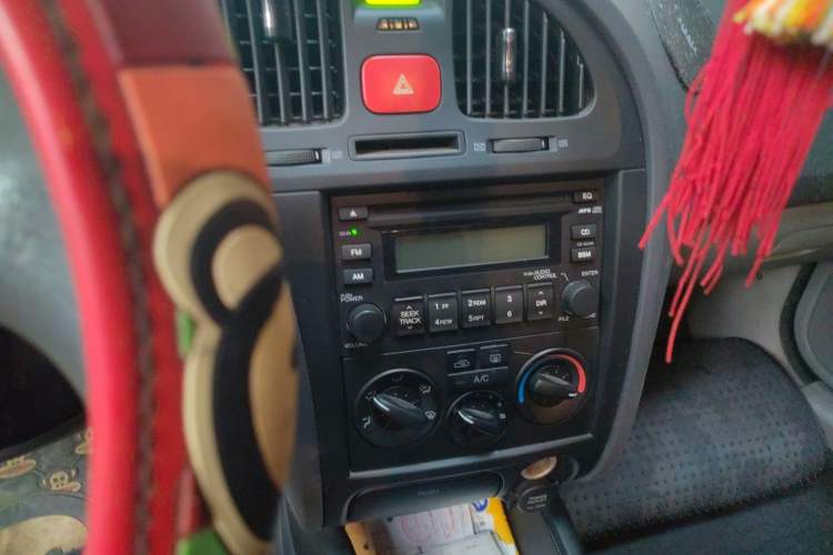 Used Hyundai Elantra 2011 1.6L Manual Comfort Version Audio And AC Panel