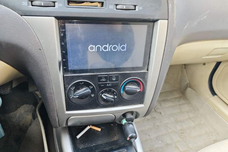 Used Hyundai Elantra 2011 1.6L Manual Comfort Version Audio And AC Panel
