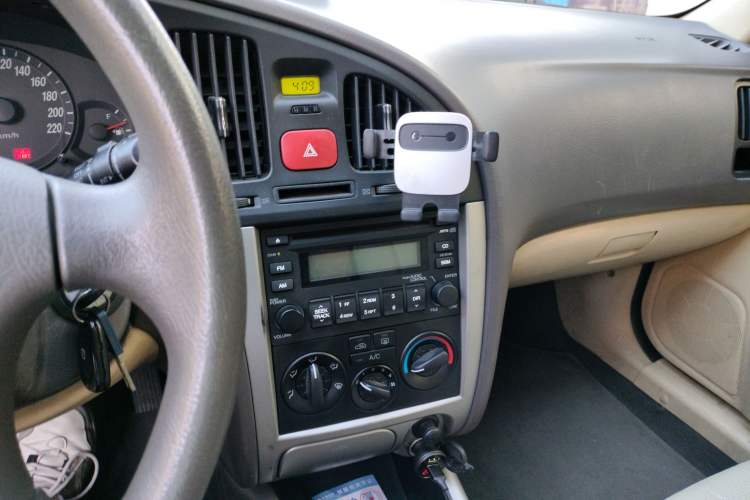 Used Hyundai Elantra 2011 1.6L Manual Comfort Version Audio And AC Panel
