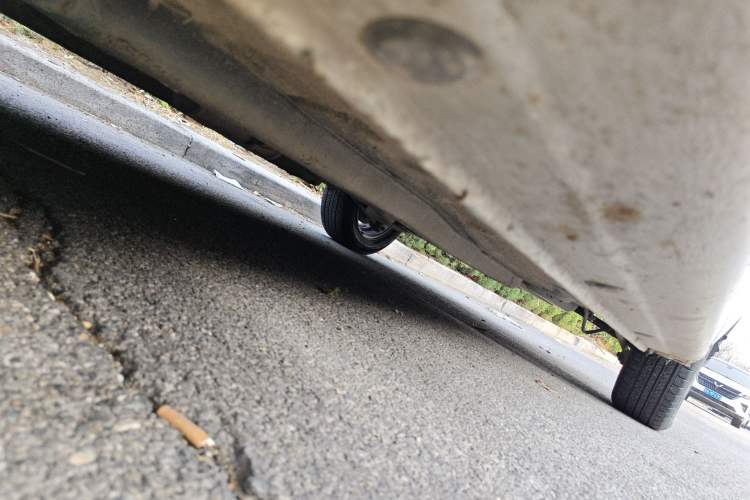 Used Hyundai Elantra 2011 1.6L Manual Comfort Version Chassis Front Left