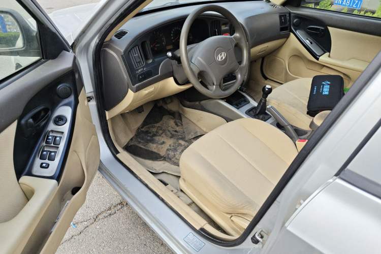 Used Hyundai Elantra 2011 1.6L Manual Comfort Version Driver Seat